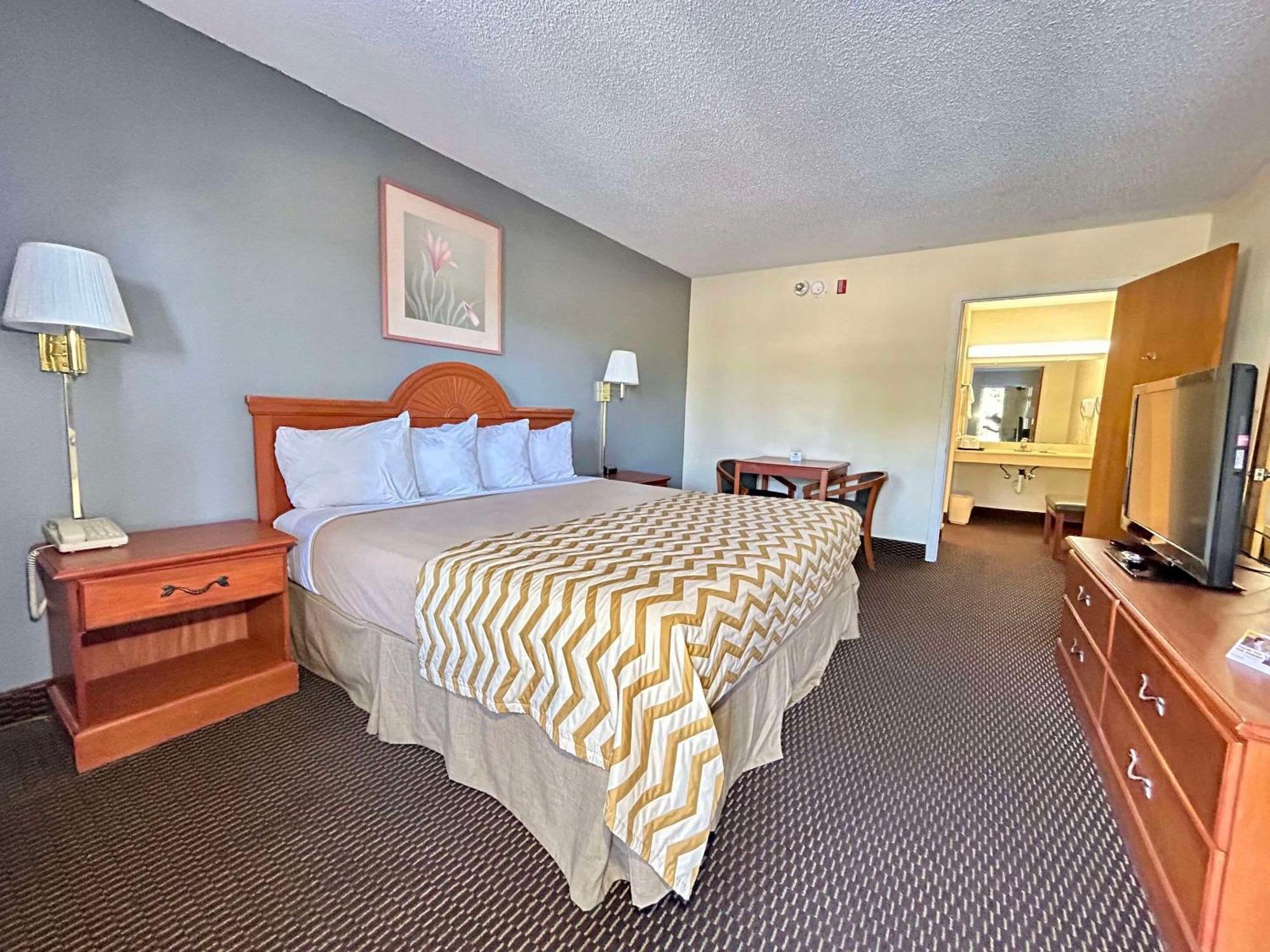 High Springs Inn Soon To Be Clarion Pointe Alachua Exteriör bild
