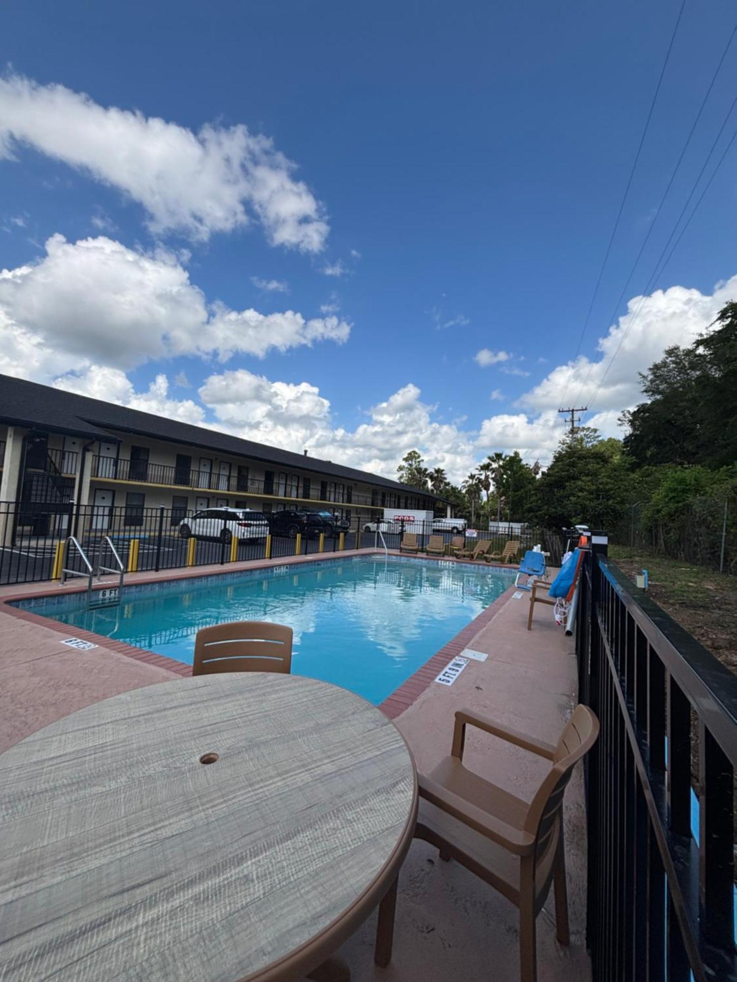 High Springs Inn Soon To Be Clarion Pointe Alachua Exteriör bild
