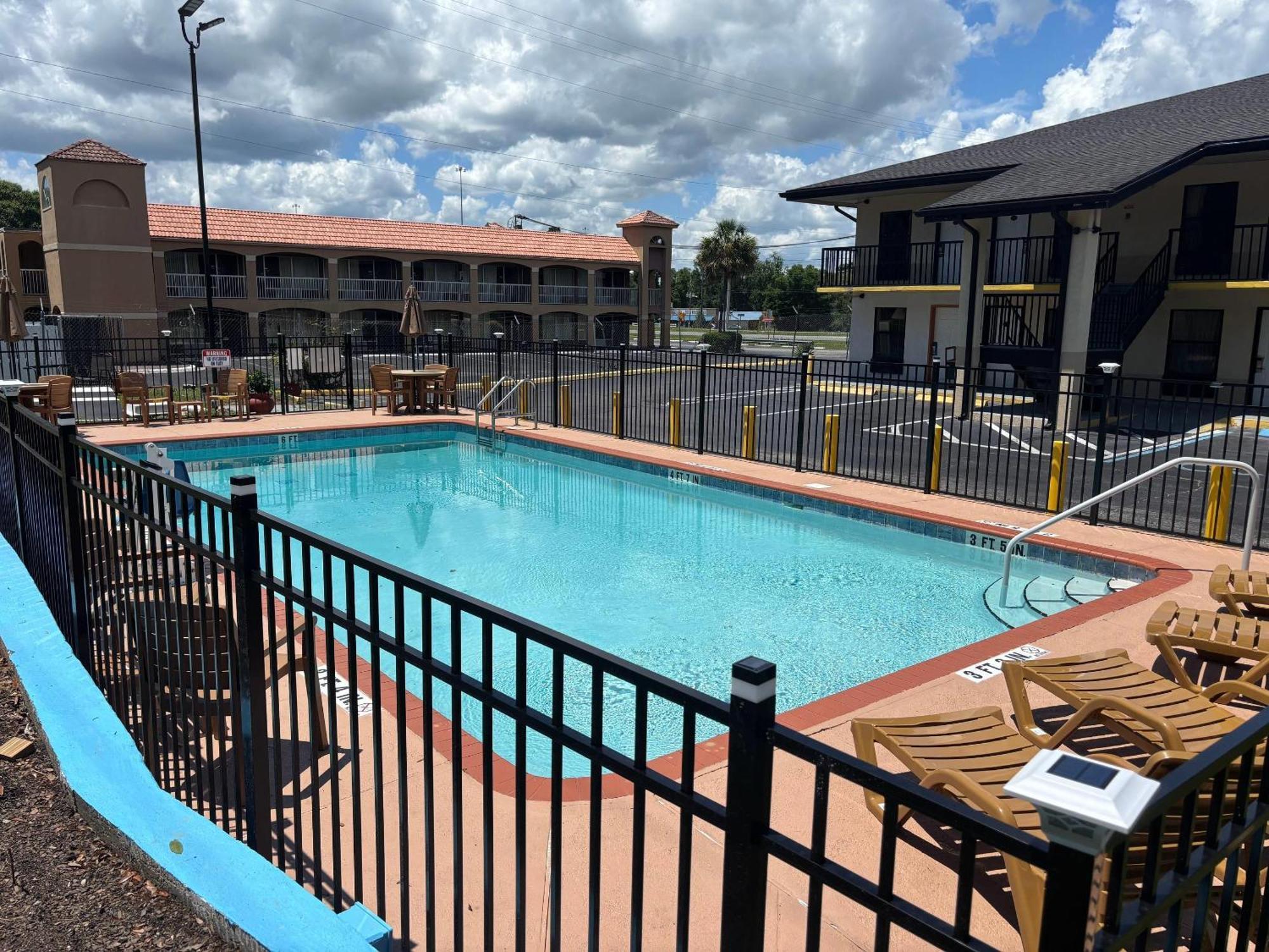High Springs Inn Soon To Be Clarion Pointe Alachua Exteriör bild