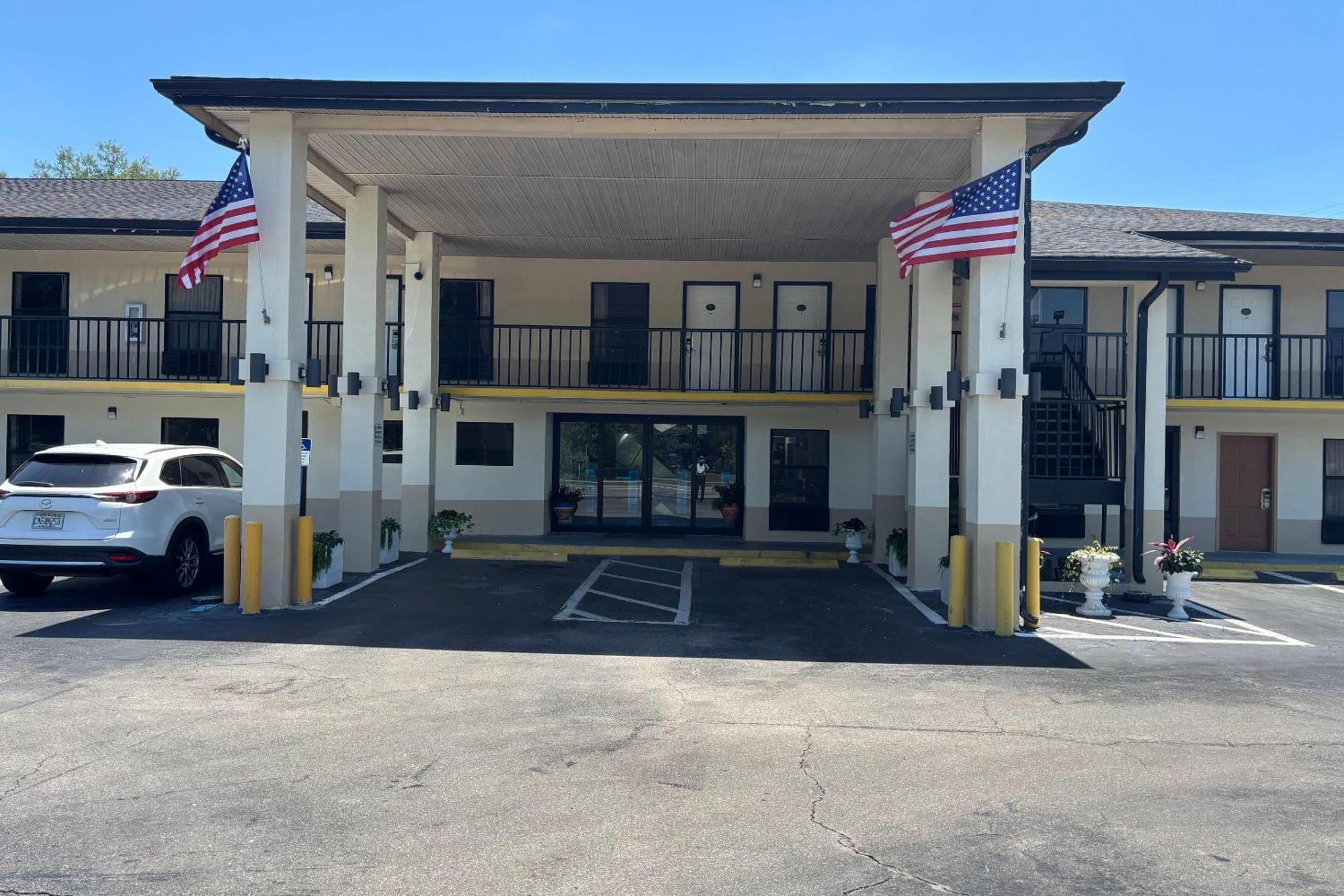 High Springs Inn Soon To Be Clarion Pointe Alachua Exteriör bild