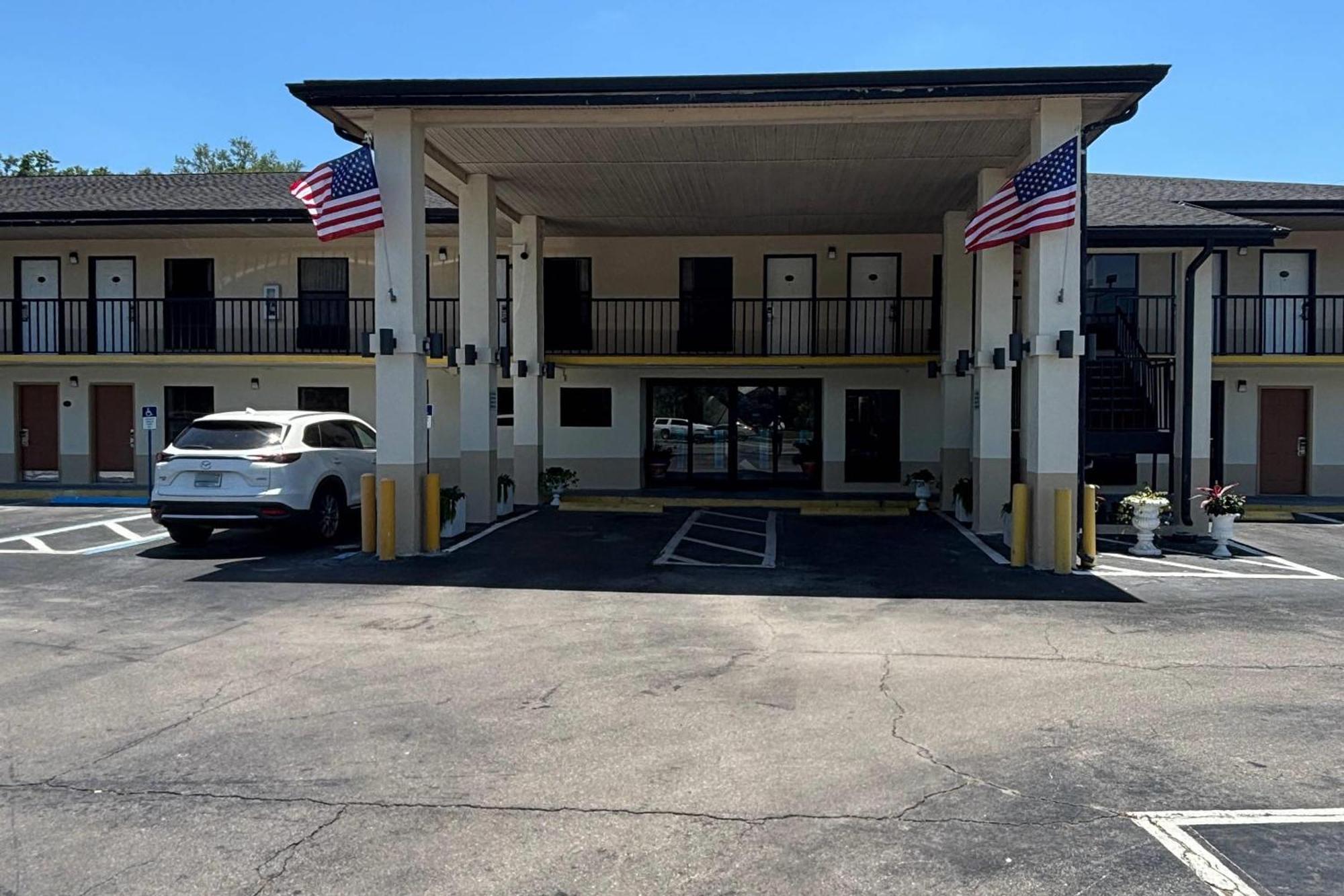 High Springs Inn Soon To Be Clarion Pointe Alachua Exteriör bild